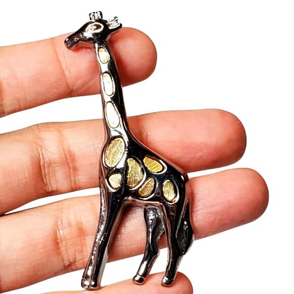 Vintage Liz Claiborne Two Tone Giraffe Brooch Pin 2.5" Animalcore Signed - Picture 1 of 4